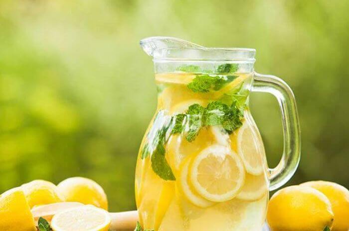 khasiat air lemon