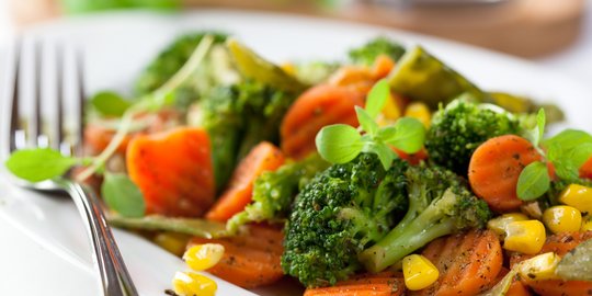 tips menghindari dehidrasi sayur dan buah