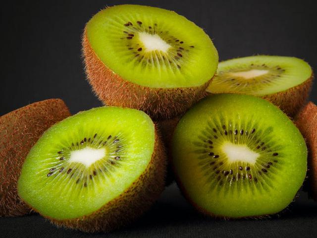Buah untuk kesehatan kulit "Kiwi"