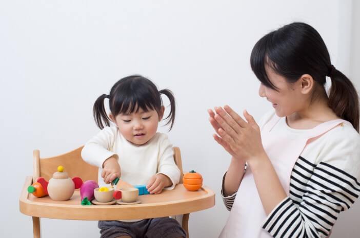 Tips Menghadapi Anak Tantrum dengan Mendengarkan dan Menjelaskan 