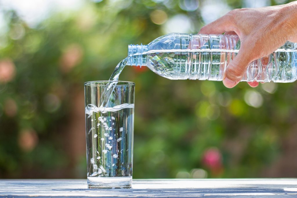 3. Minum Air Putih Yang Cukup